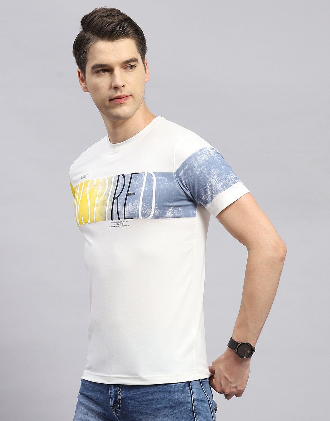 Men Off White Printed Round Neck Half Sleeve T-Shirt