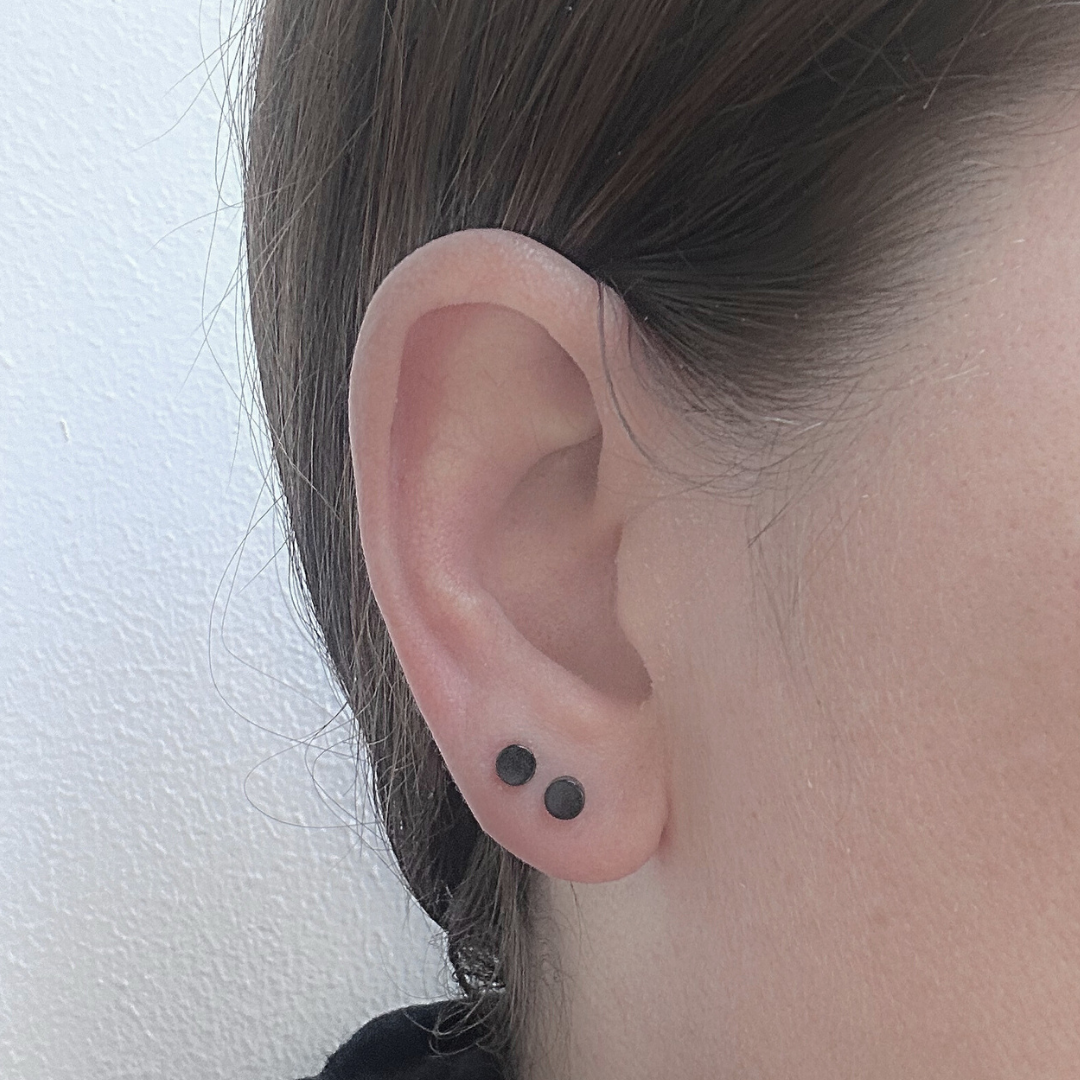 4mm Double studs - Black