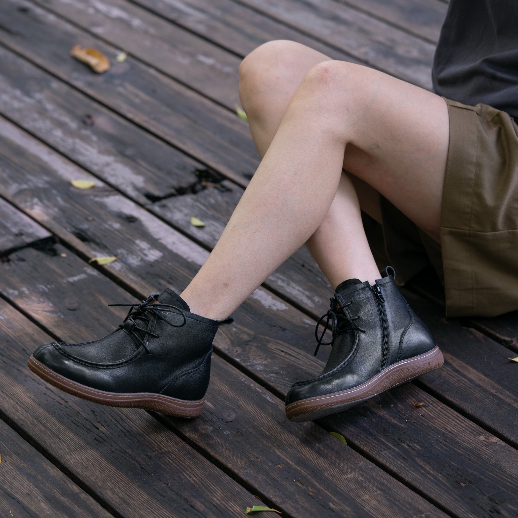 Retro Handmade Genuine Leather Martin Boots Lace-Up Ankle Boots In Black/Khaki