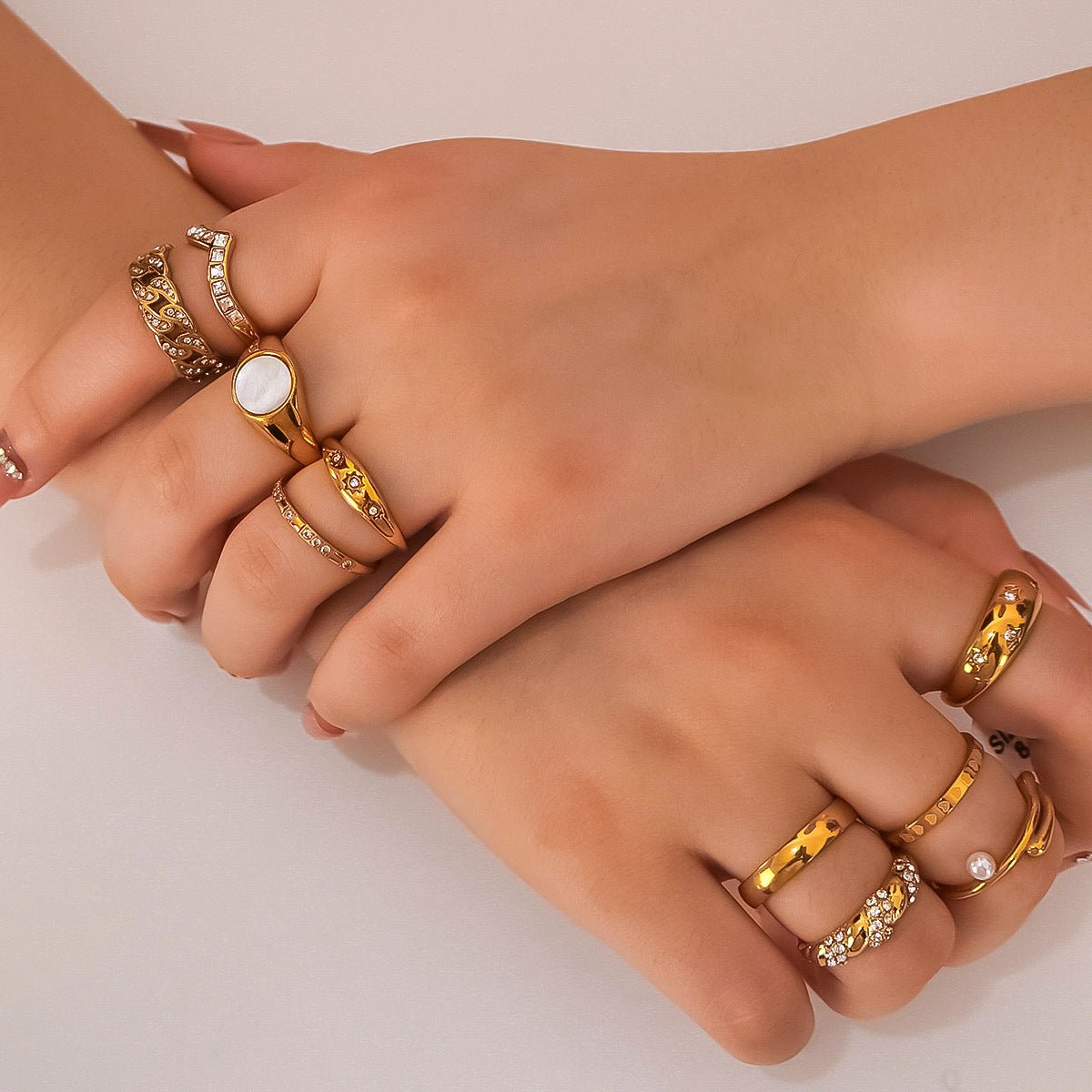Popular Stainless Steel Diamond-Studded Sparkling Style Elegant Ladies Twist Texture Stacking