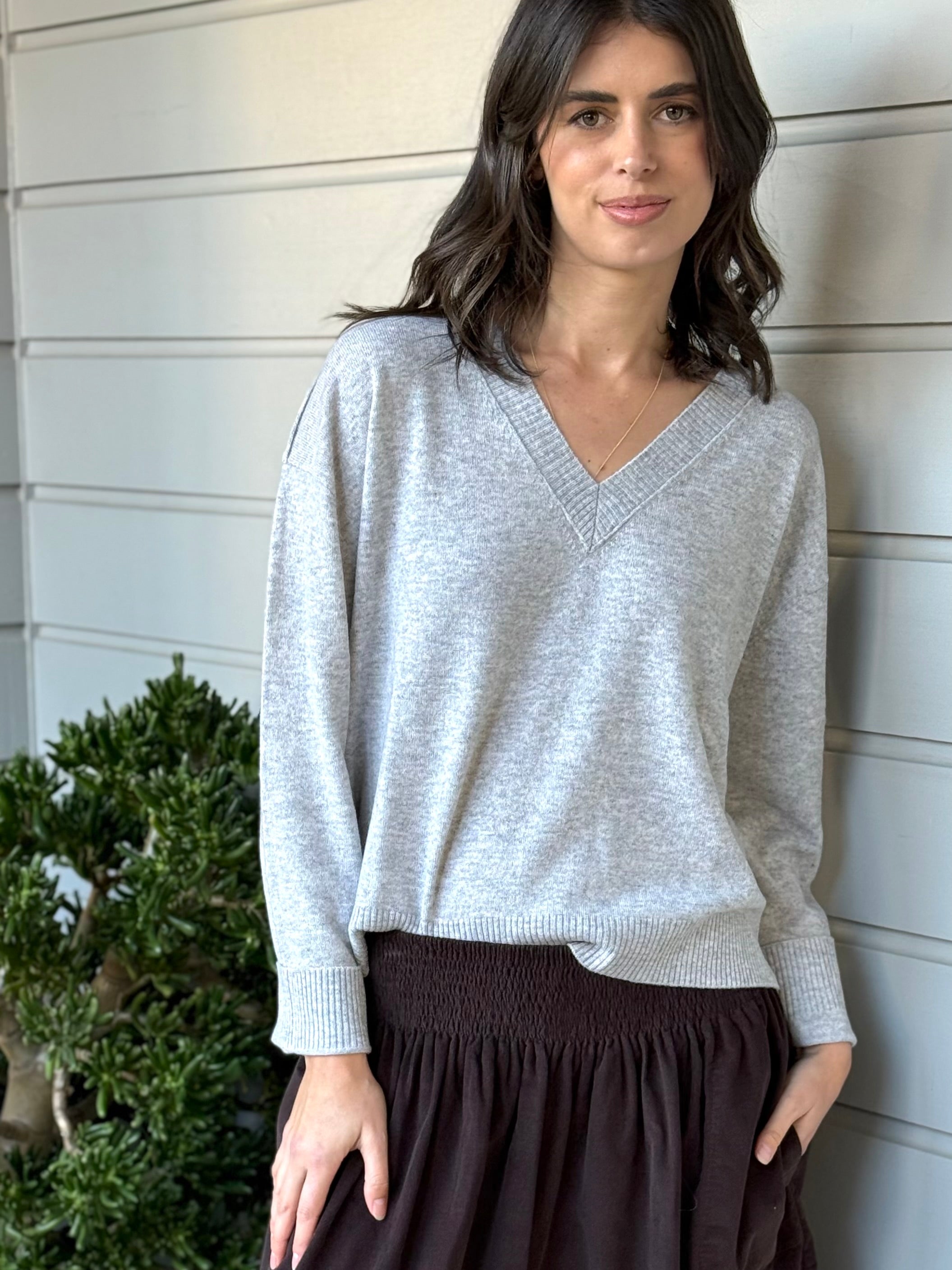 mavis  v neck knit-light grey marle cashmere