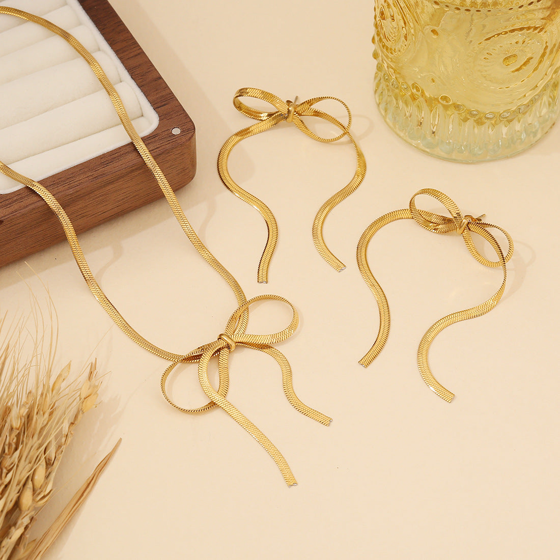 Expressive Bowknot Stainless Steel Electroplating Necklaces