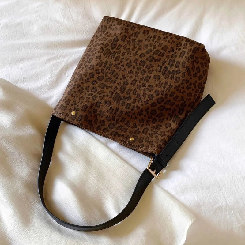 Women's Pu Leather Leopard Vintage Style Square Magnetic Buckle Shoulder Bag