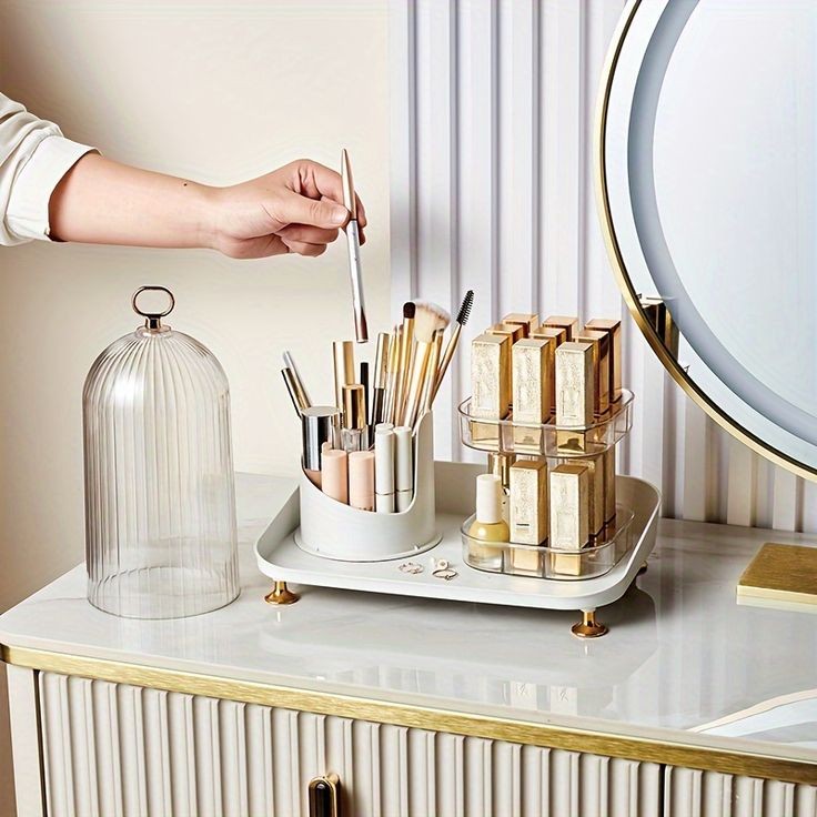 ROTATING COSMETIC ORGANIZER
