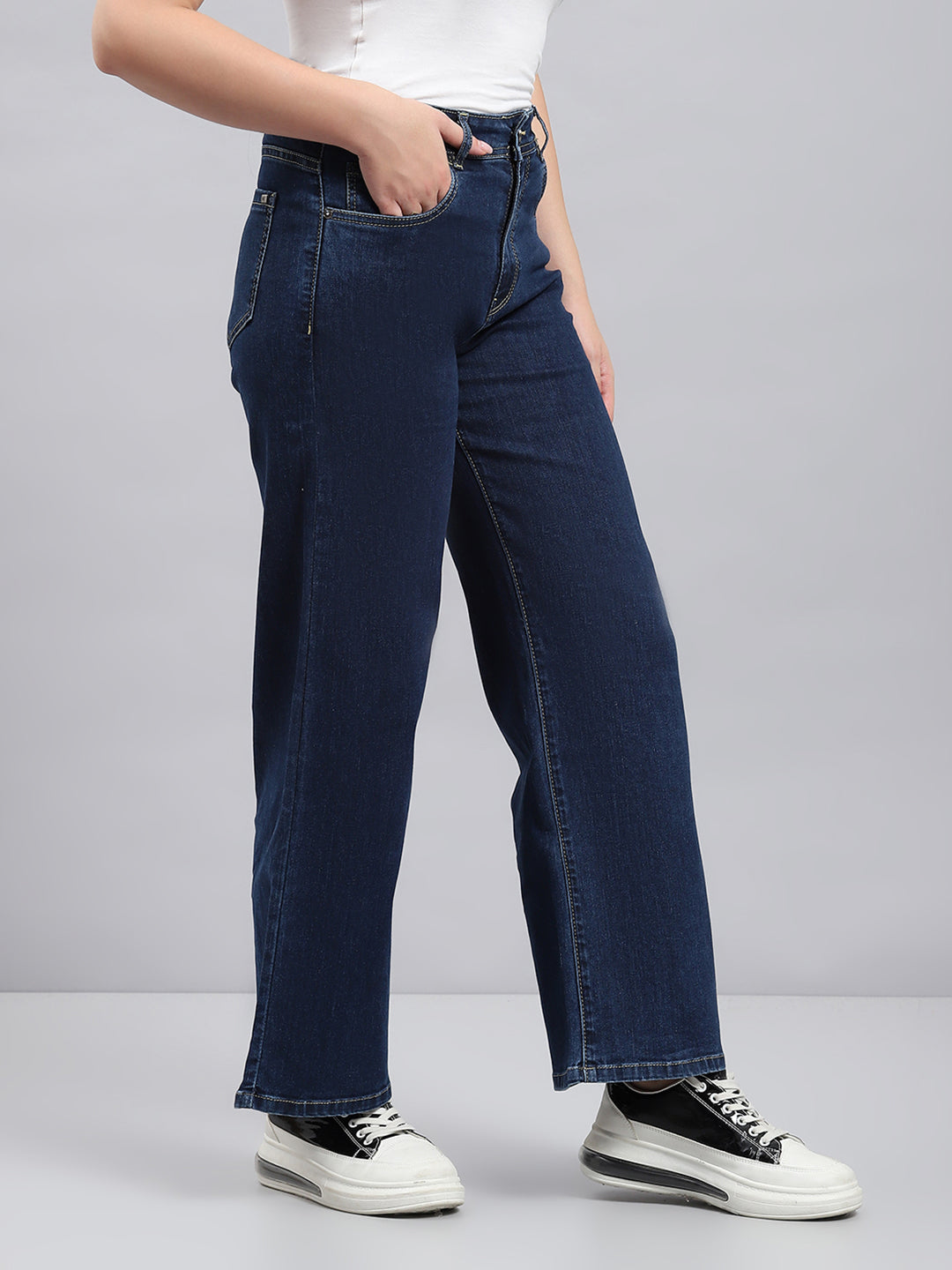 Women Blue Solid Regular Fit Denims