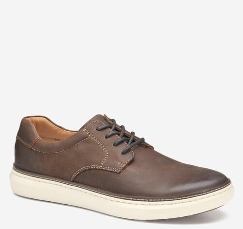 Causal trendy shoe