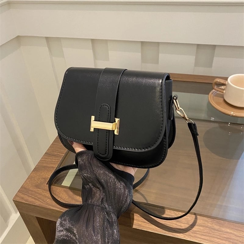 Women's Medium Pu Leather Solid Color Vintage Style Classic Style Semicircle Flip Cover Crossbody Bag