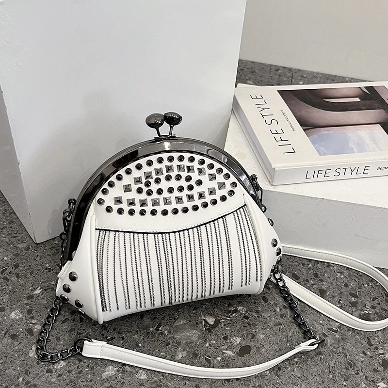 Women's Pu Leather Solid Color Streetwear Shell Zipper Square Bag