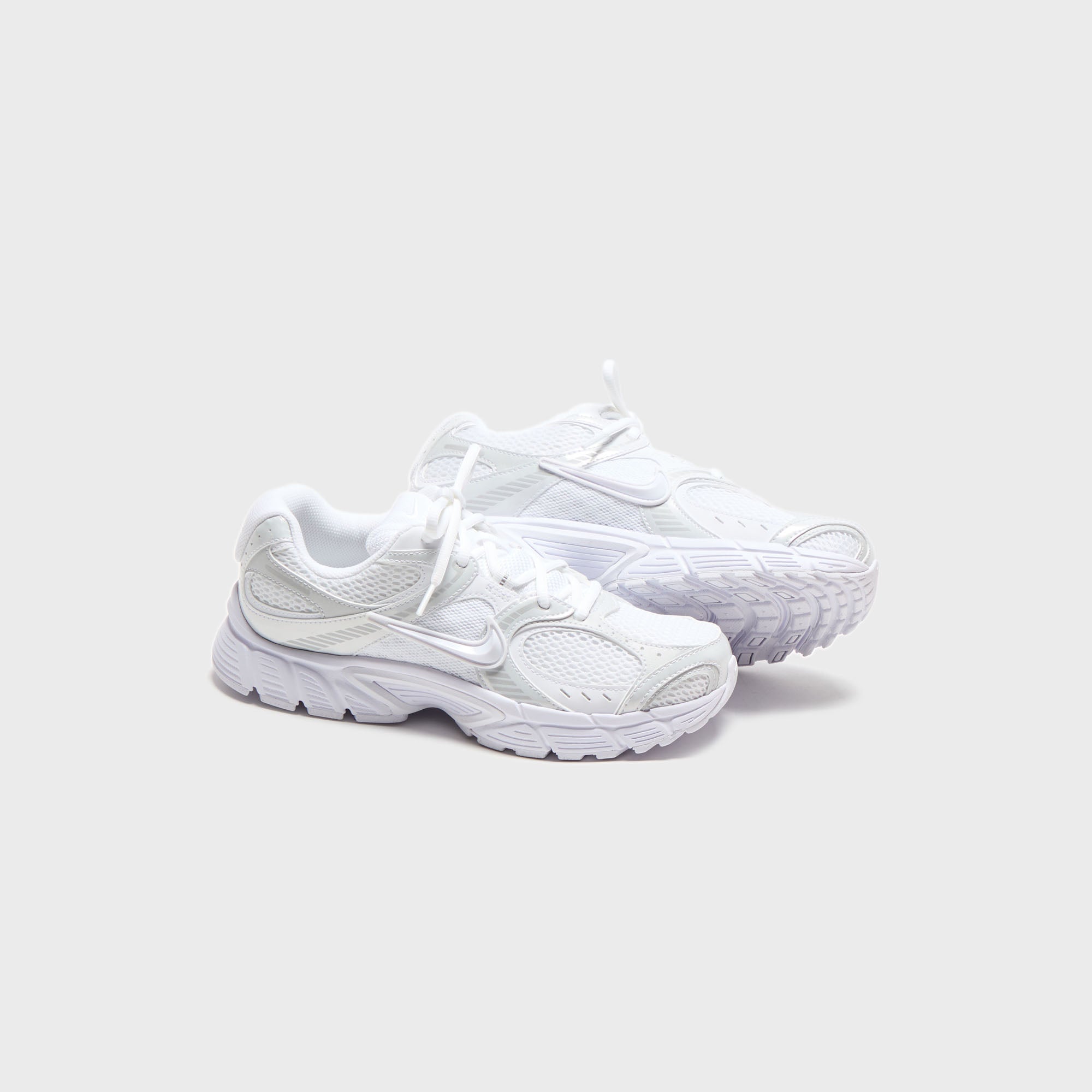 Nike WMNS V5 Rnr - White /Black / Metallic Silver