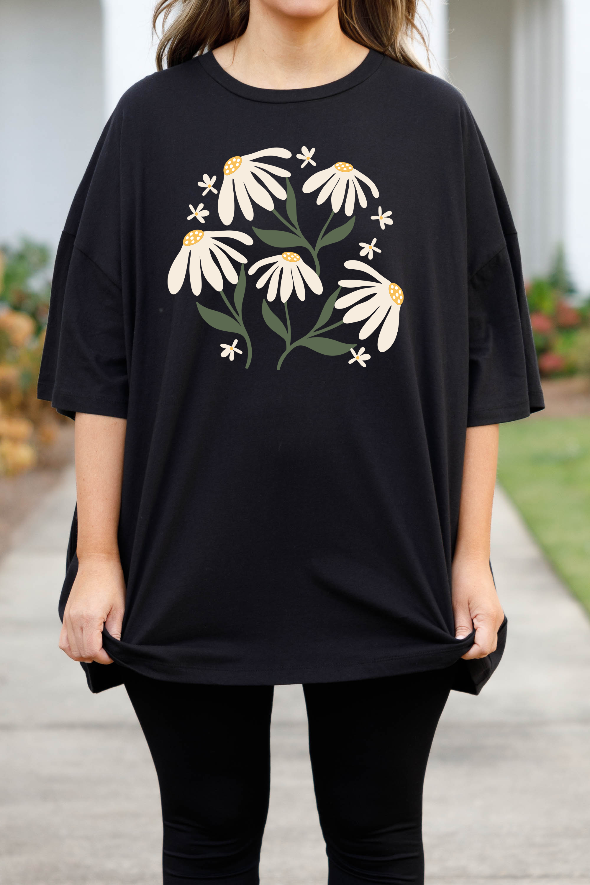 Daisy Picking Boyfriend Tee. Black