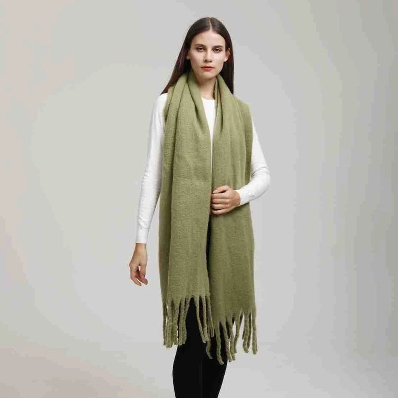 Women's Minimalist Solid Color Imitation Cashmere Tassel Scarf