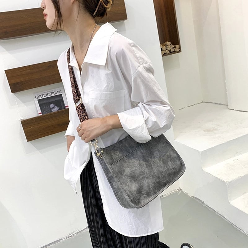 Women's Medium Pu Leather Solid Color Leopard Streetwear Zipper Crossbody Bag