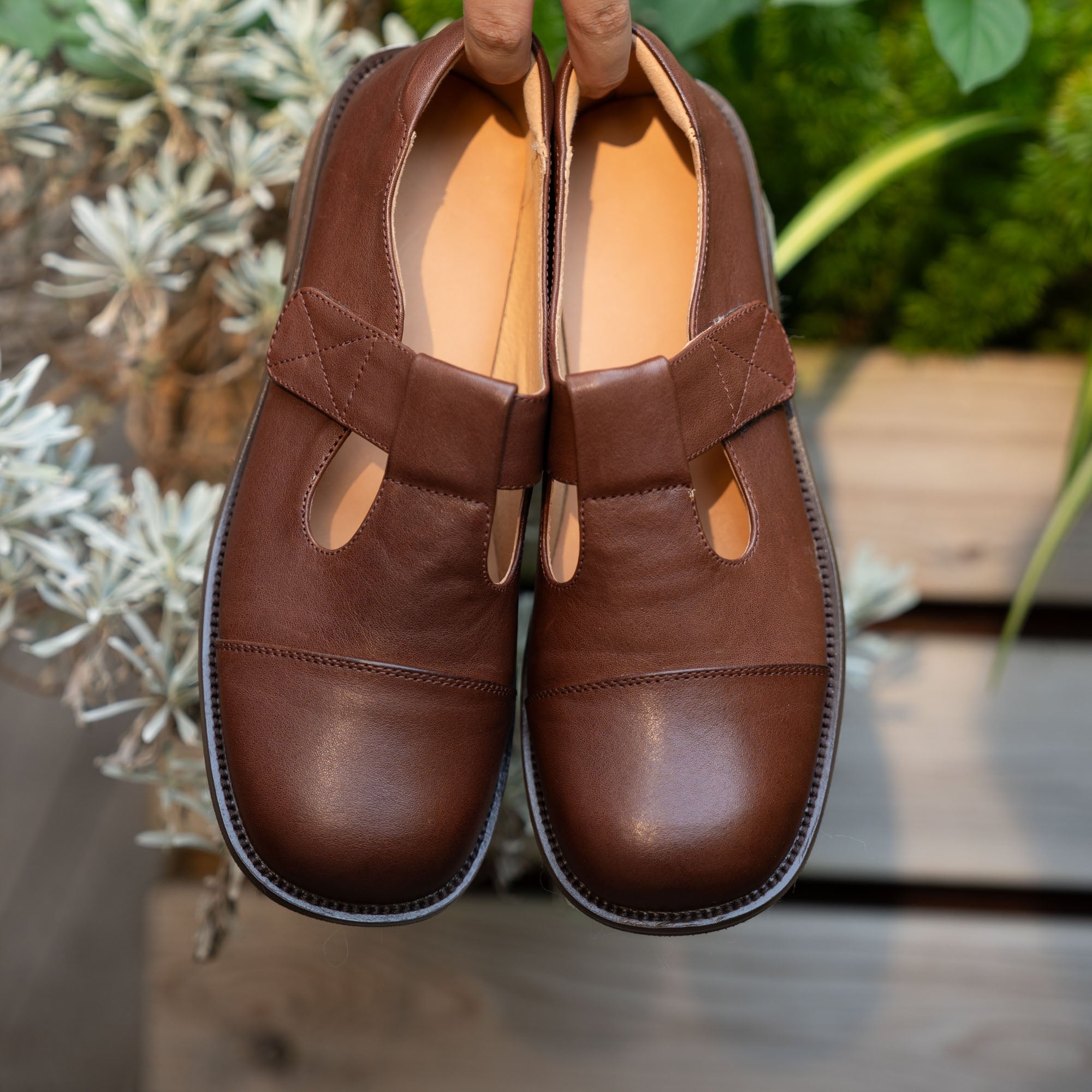 Vintage Leather T-strap Mary Jane Shoes For Women Round Toe in Coffee/Brown