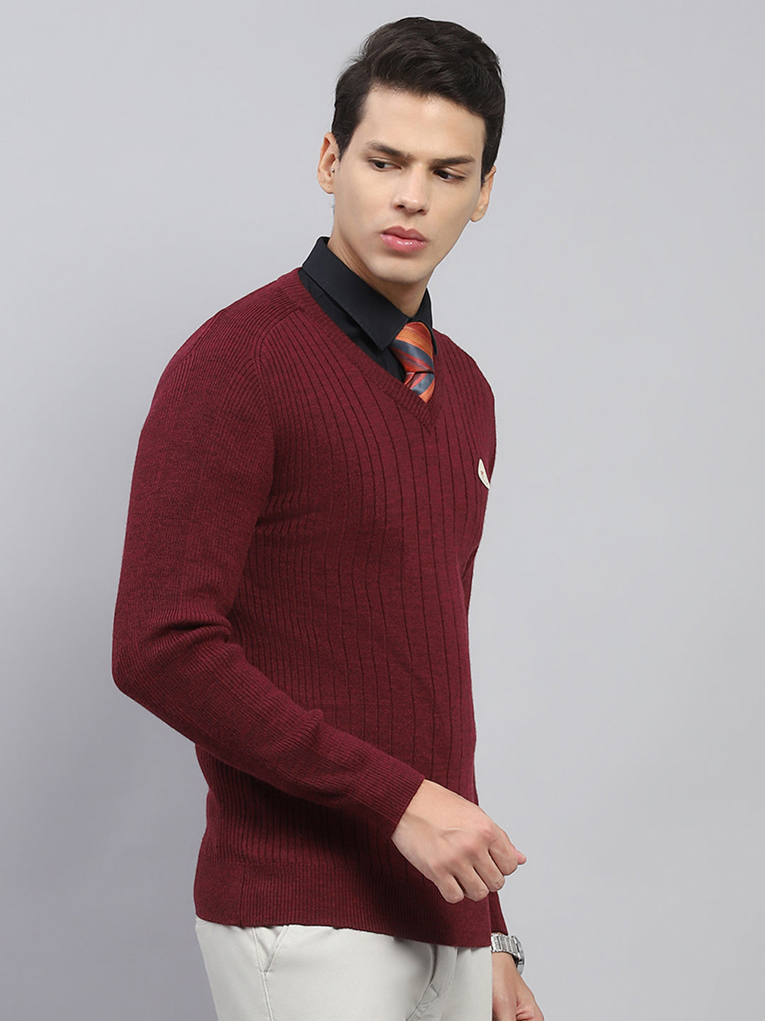 Men Maroon Solid V Neck Full Sleeve Pullover