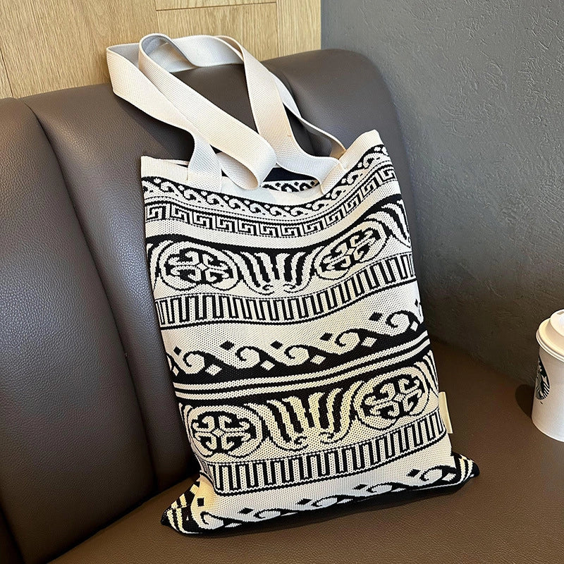 New Cartoon Sheep Knitted Shoulder Bag Women's High-grade Large Capacity Niche Casual Hand Bag Messenger Bag