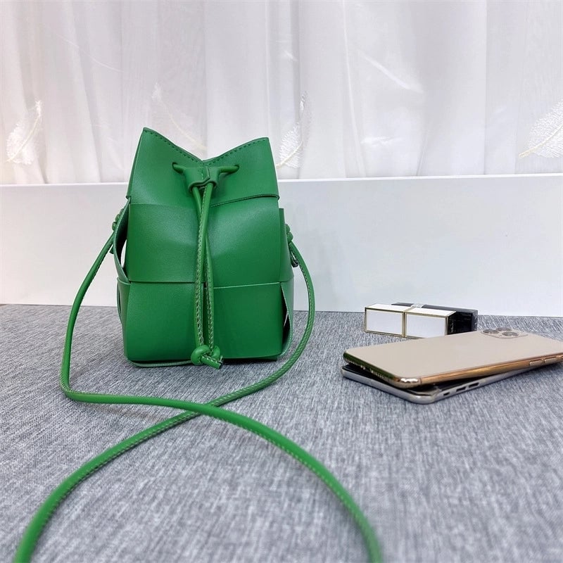 Women's Mini Pu Leather Solid Color Streetwear String Bucket Bag