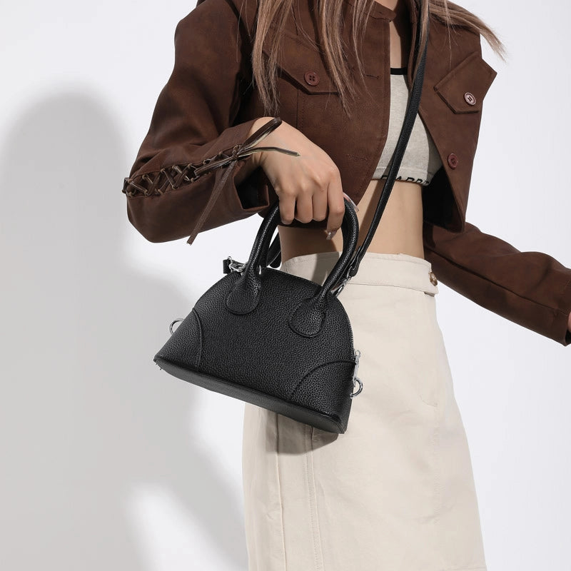 Women's Pu Leather Solid Color Vintage Style Classic Style Streetwear Sewing Thread Shell Zipper Handbag