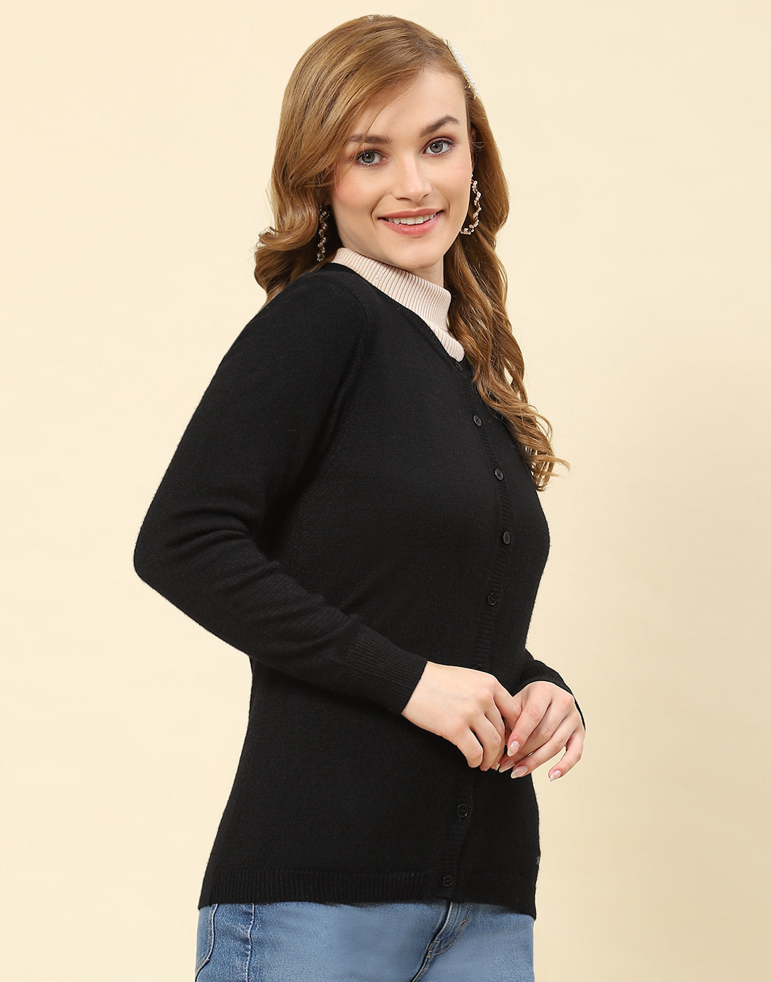 Women Black Solid Round Neck Full Sleeve Cardigan