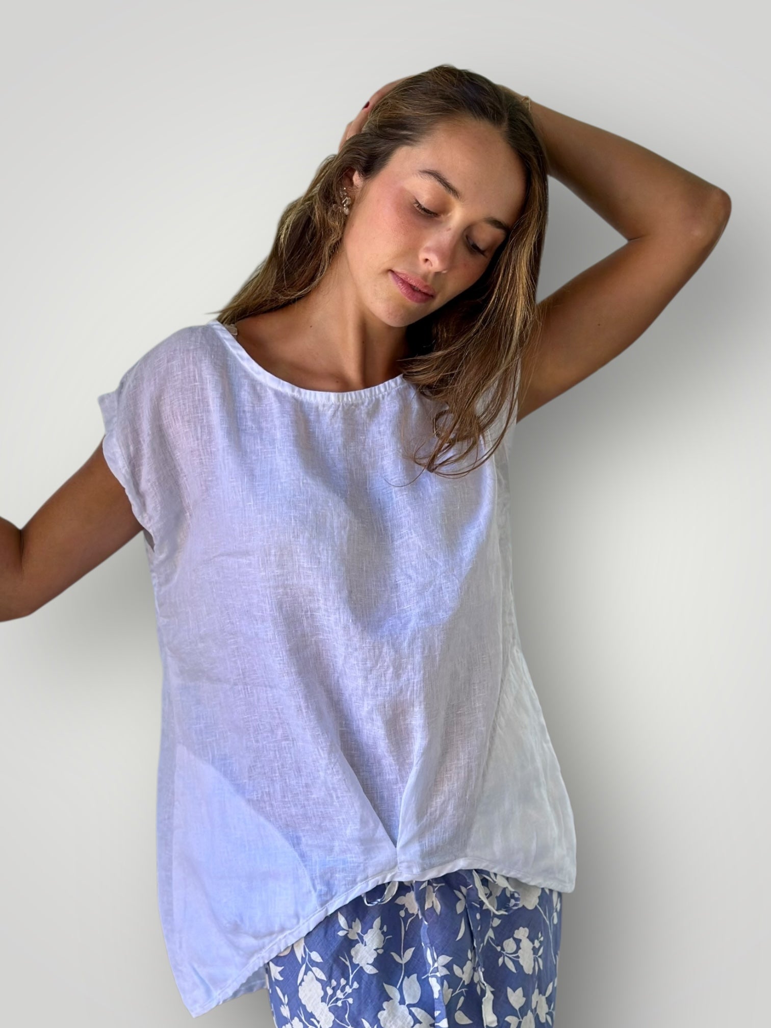 sarah top-white linen