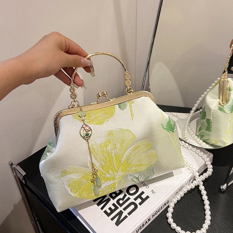 Women's Medium Flower Elegant Vintage Style Shell Clasp Frame Crossbody Bag