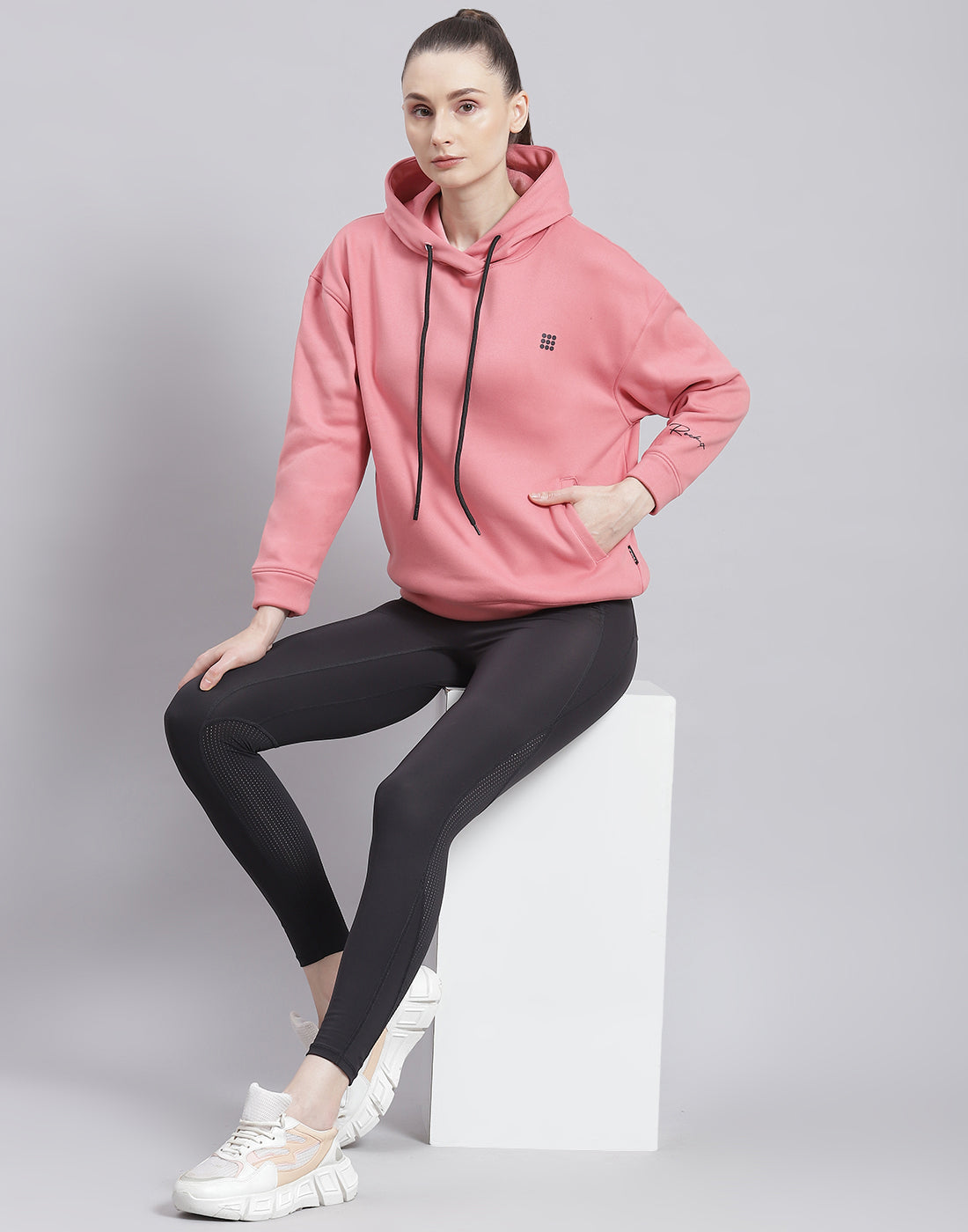 Women Pink Solid Hooded Full Sleeve Sweatshirt