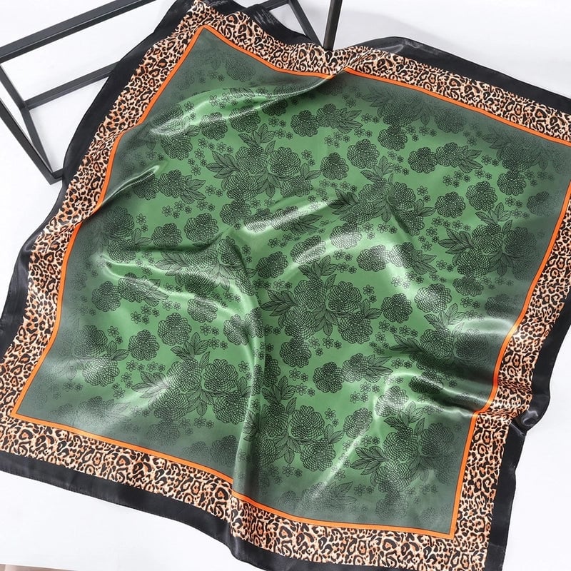 Women's Elegant Streetwear Flower Leopard Chains Print Satin Printing Silk Scarf