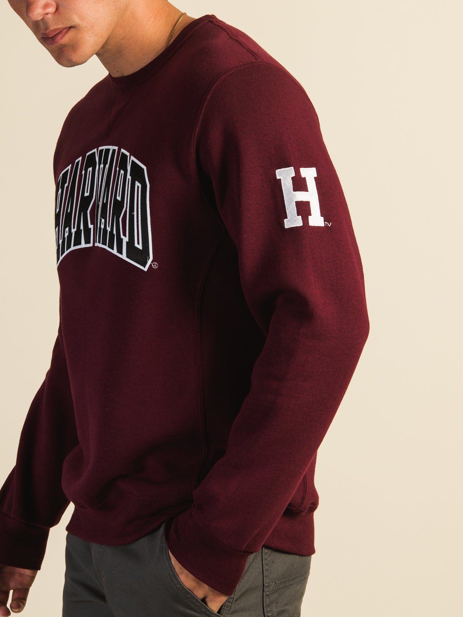 RUSSELL HARVARD SLEEVE EMBROIDERED CREW