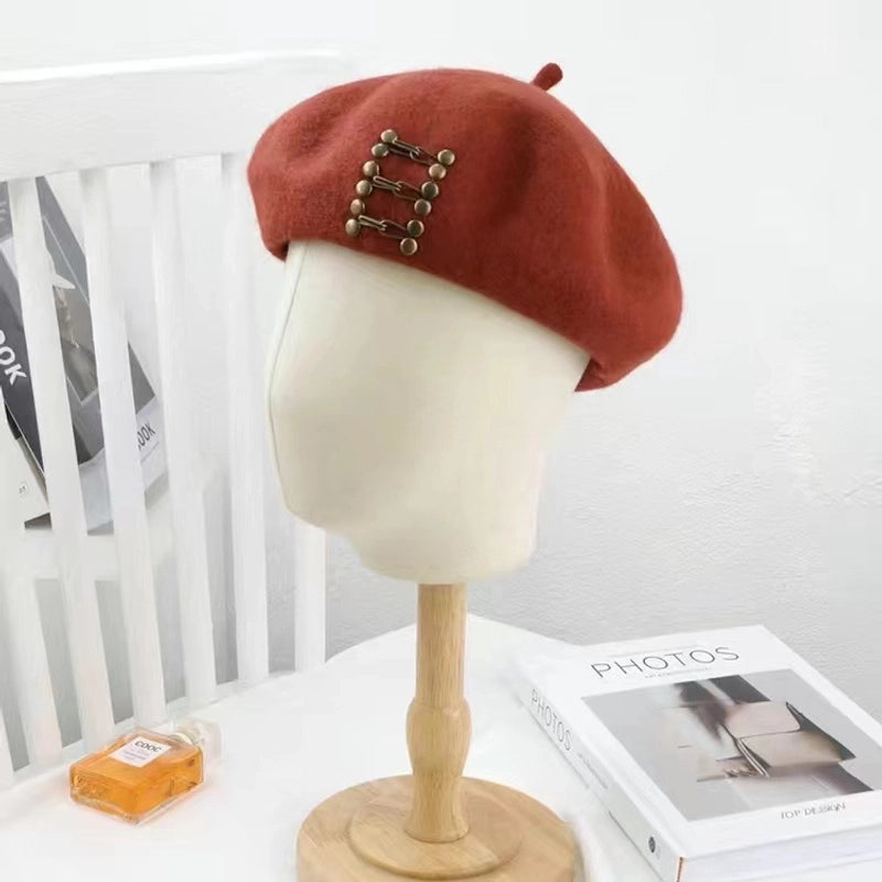 Women's Basic Retro British Style Solid Color Metal Button Eaveless Beret Hat