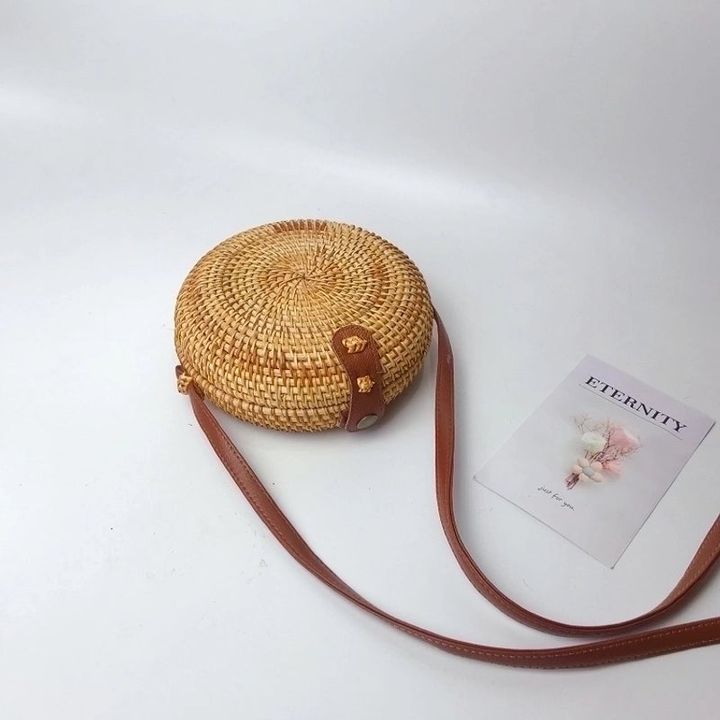 Women's Small All Seasons Straw Fashion Shoulder Bag