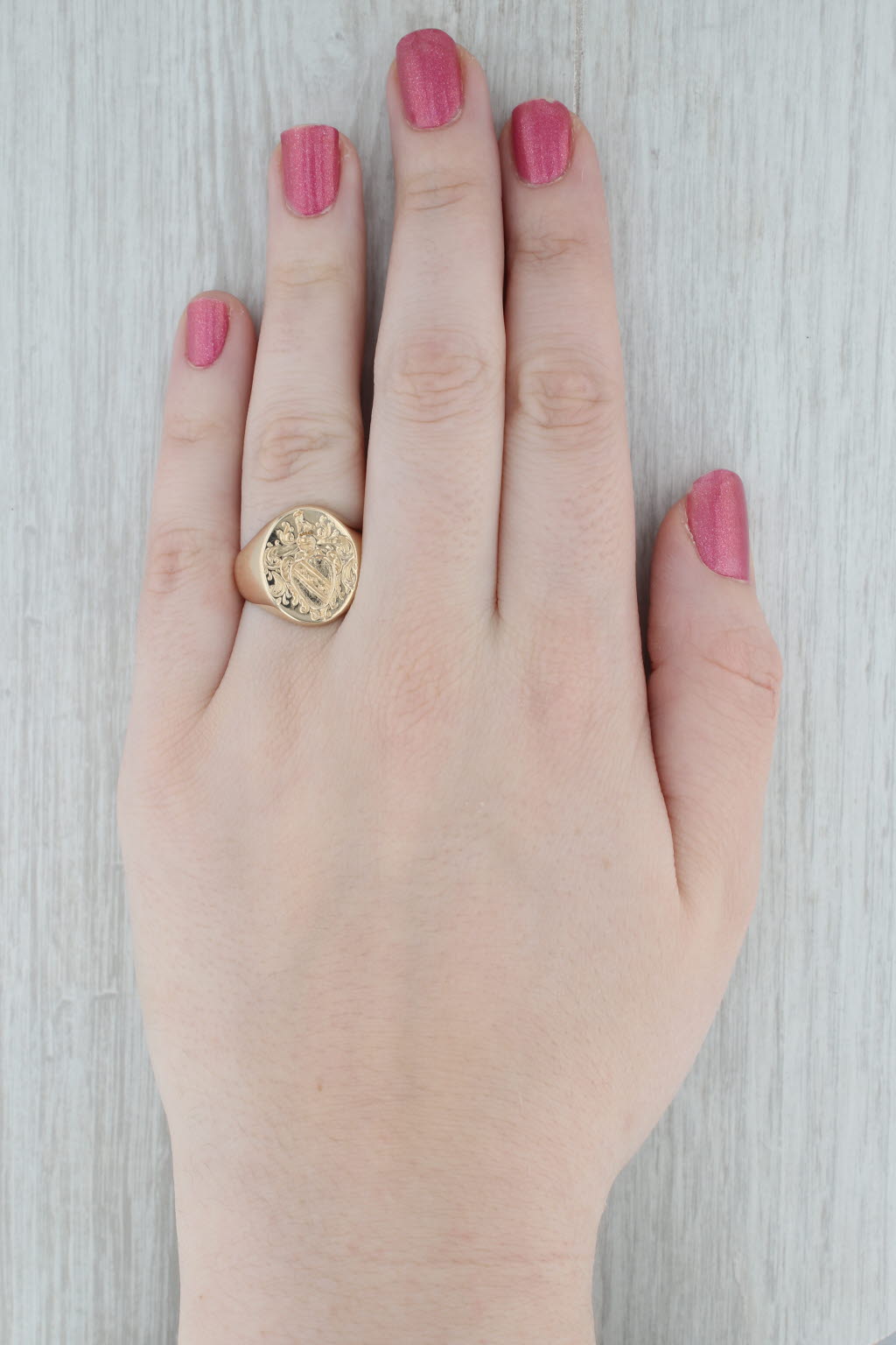 Vintage Hand Engraved Coat of Arms Seal Signet Ring 14k Yellow Gold Size 8.75