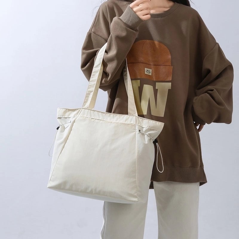 Women's Medium Nylon Solid Color Basic Classic Style Square Zipper Tote Bag