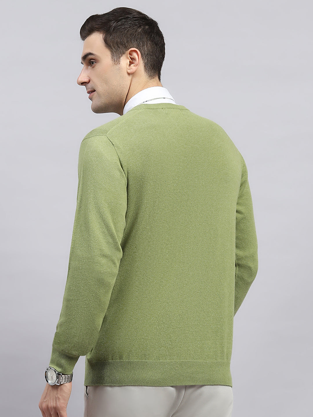 Men Green Solid V Neck Full Sleeve Pullover