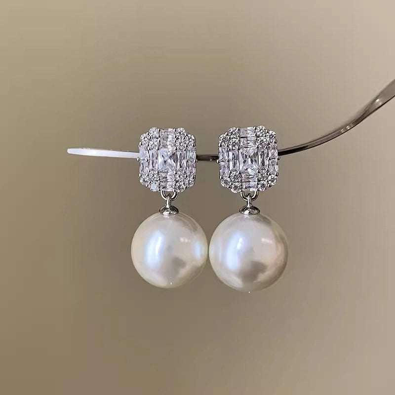 1 Pair Retro French Style IG Style Geometric Inlay Alloy Titanium Steel Artificial Pearls Zircon Drop Earrings Earrings Ear Studs