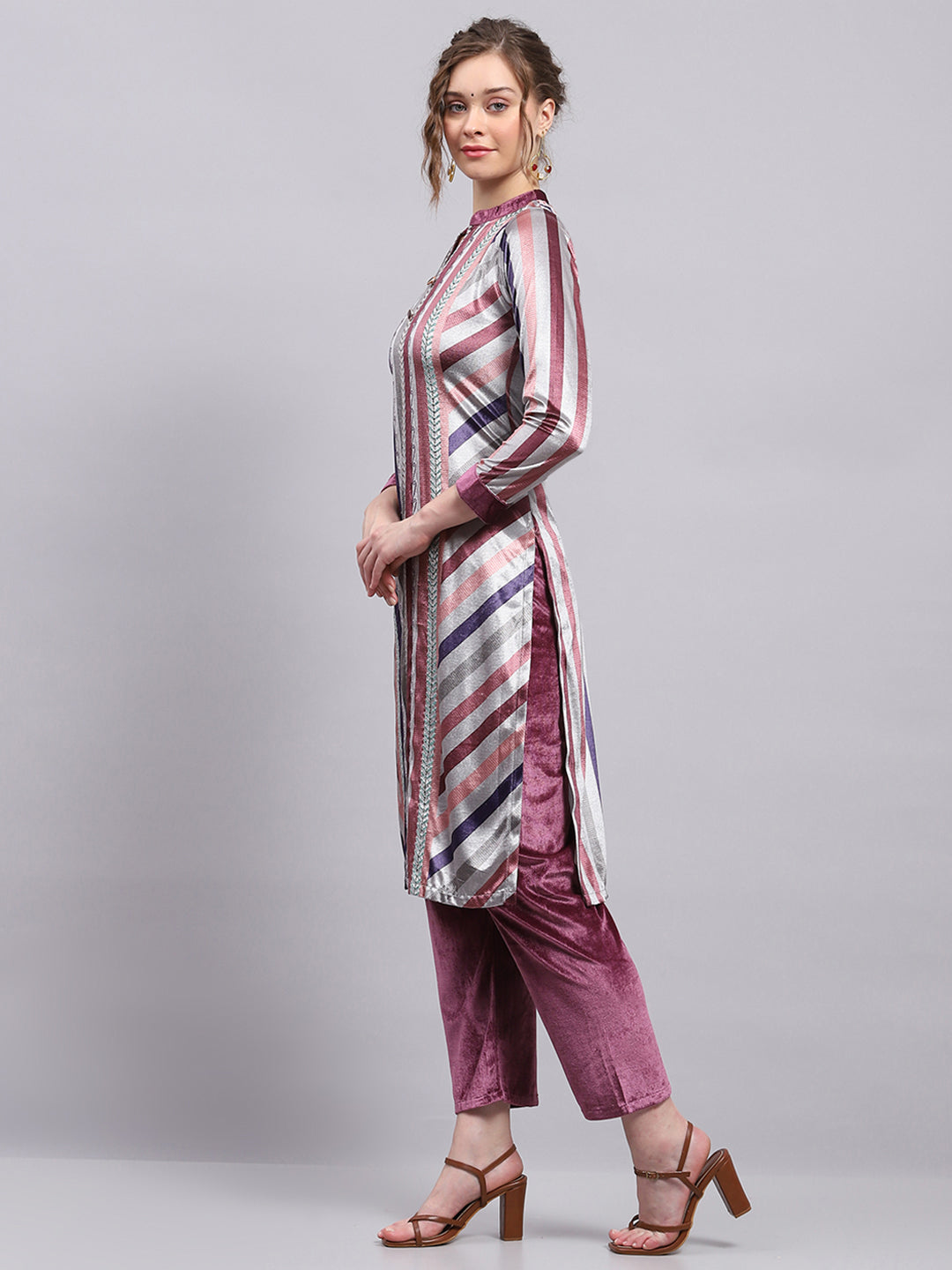 Women Purple Stripe Round Neck 3/4th Sleeve Kurti Set for Winter