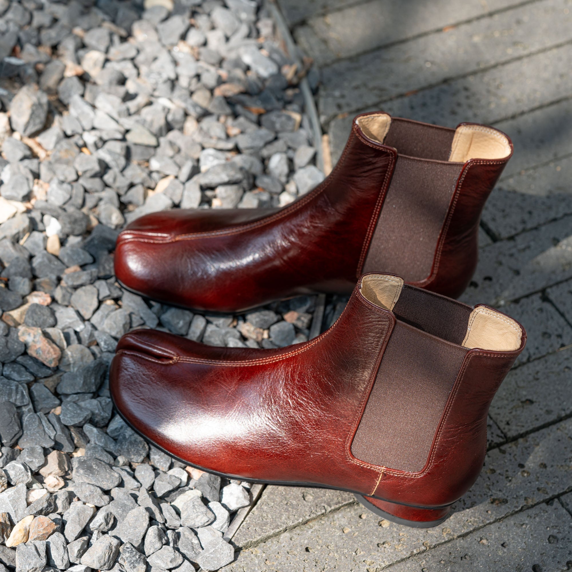 Handmade Leather Retro Split Toe Chelsea Boots For Women Ankle Boots Black/Coffee/Beige