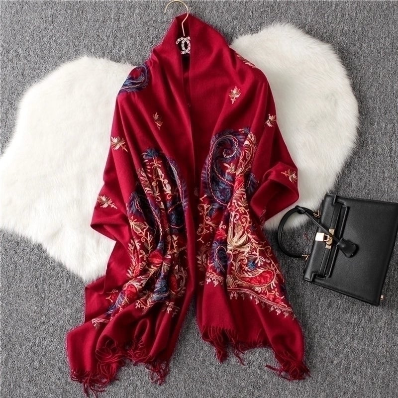 Women's Fashion Flower Imitation Cashmere Embroidery Winter Scarves