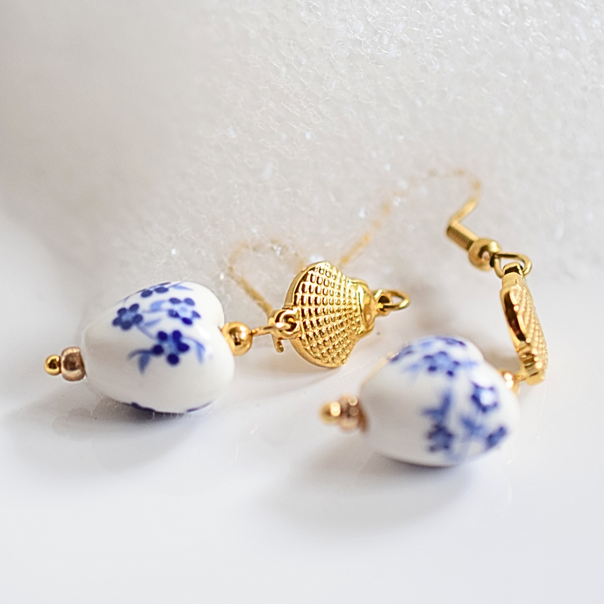 Dangled shell studs - Gold