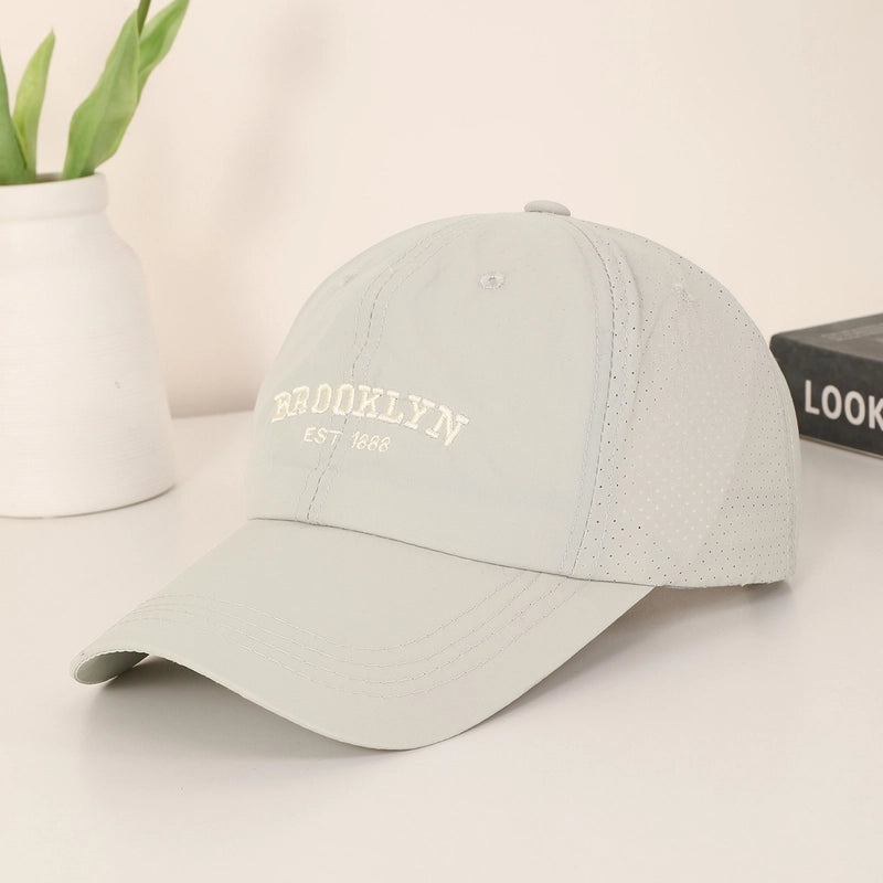 Unisex Minimalist Classic Style Sports Letter Embroidery Wide Eaves Curved Eaves Baseball Cap