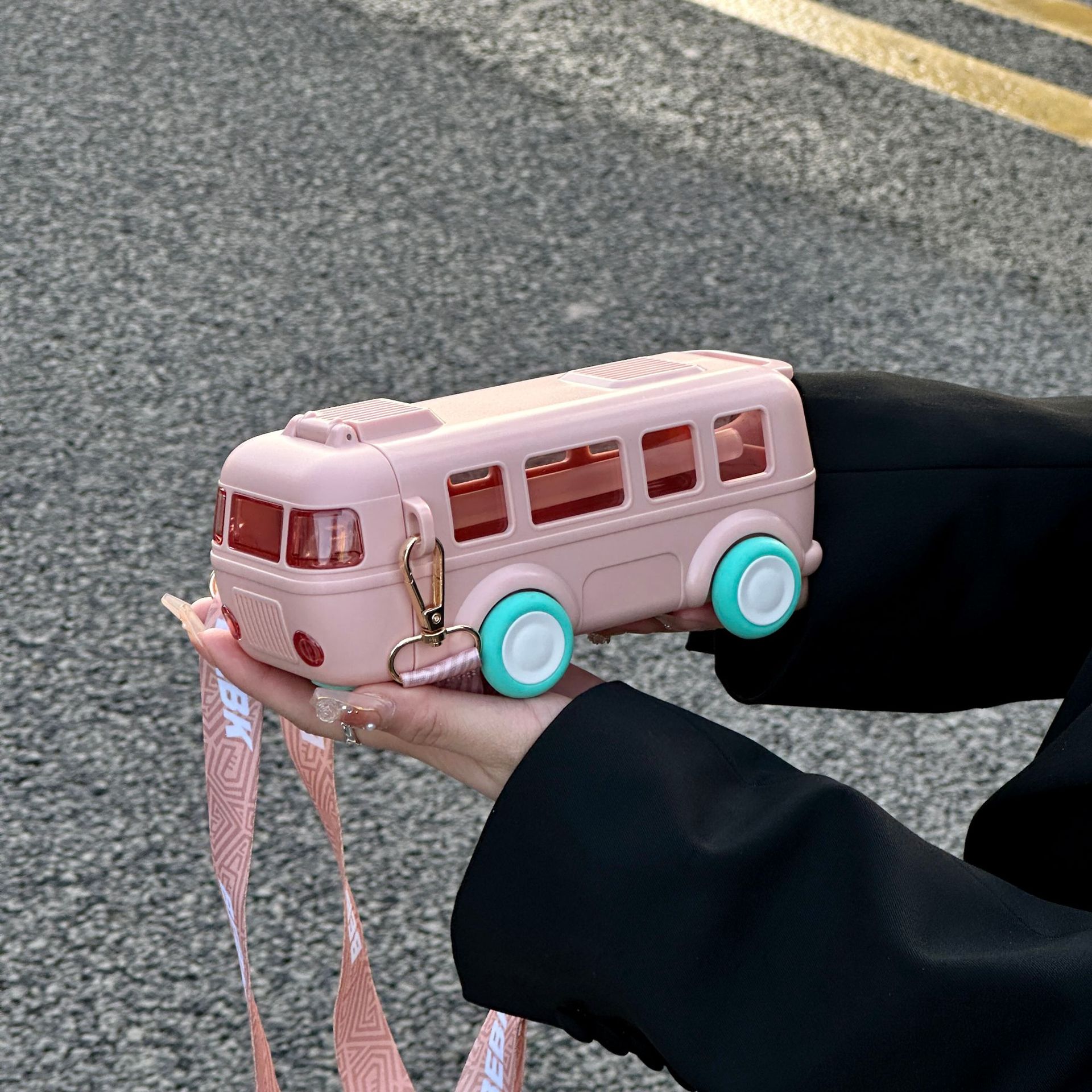 🔥 New-🚌Portable water cup in bus shape