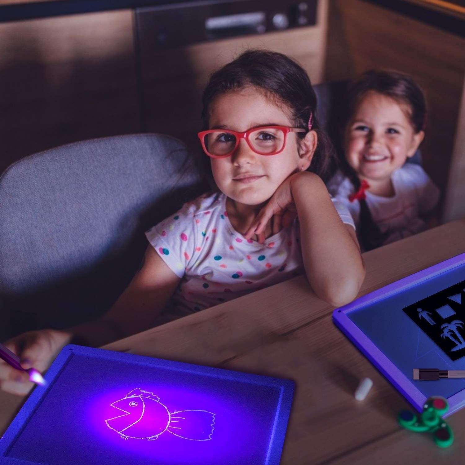 2024-Magic LED Light Drawing Pad - Release the Creativity of Children!☀