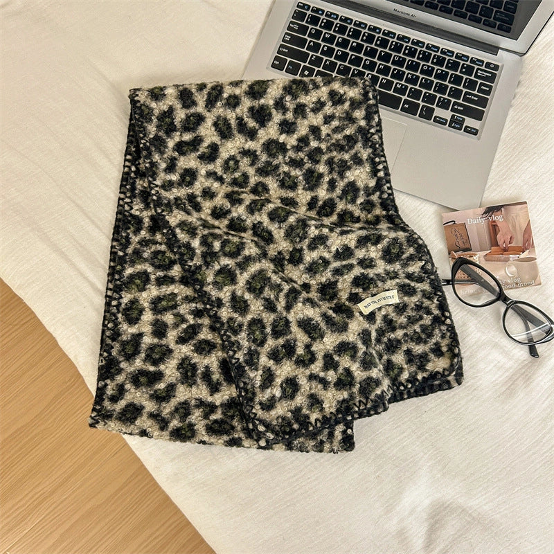 Women's Classic Style Leopard Imitation Cashmere Scarf