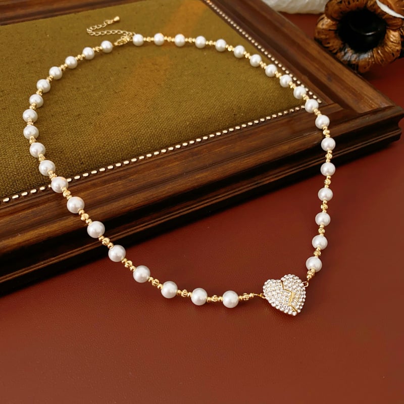 2024 New Magnetic Pearl Heart Necklace