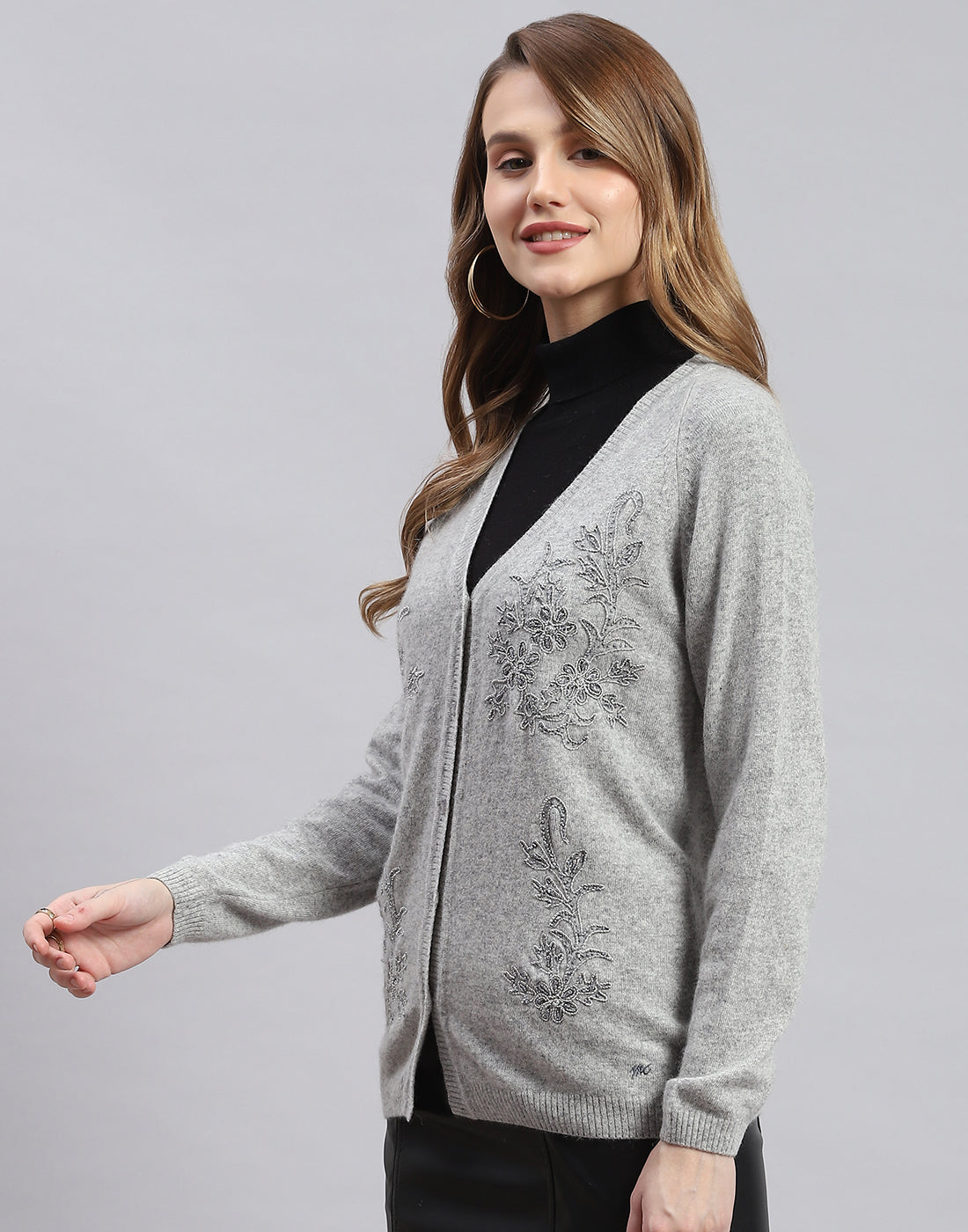 Women Grey Solid V Neck Full Sleeve Cardigans