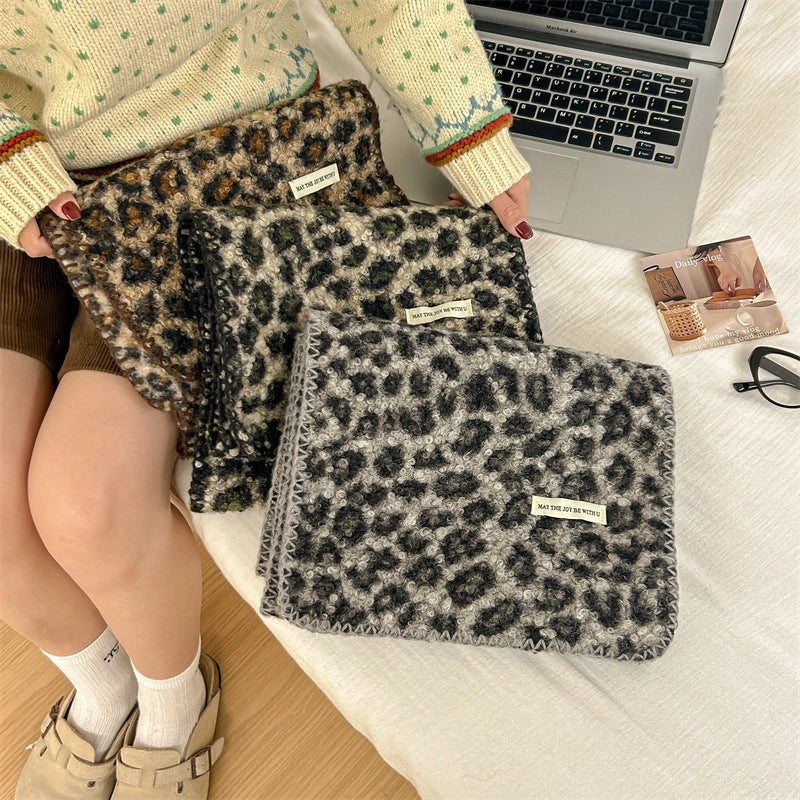 Women's Classic Style Leopard Imitation Cashmere Scarf