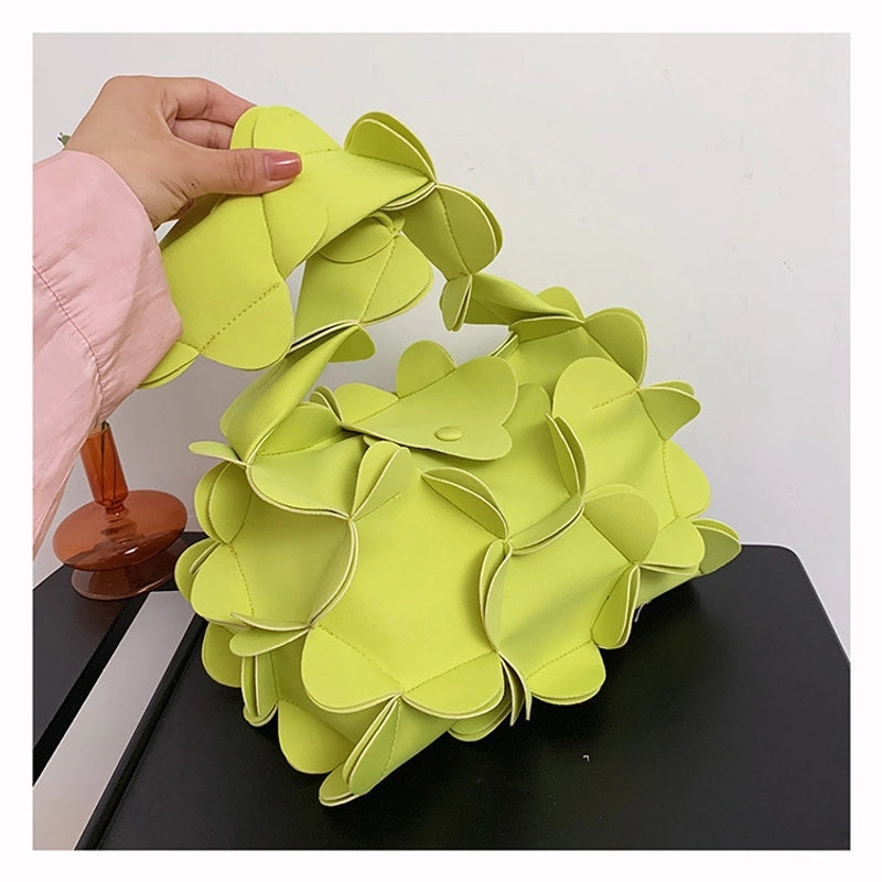 Women's Large Pu Leather Solid Color Streetwear Pillow Shape Magnetic Buckle Underarm Bag