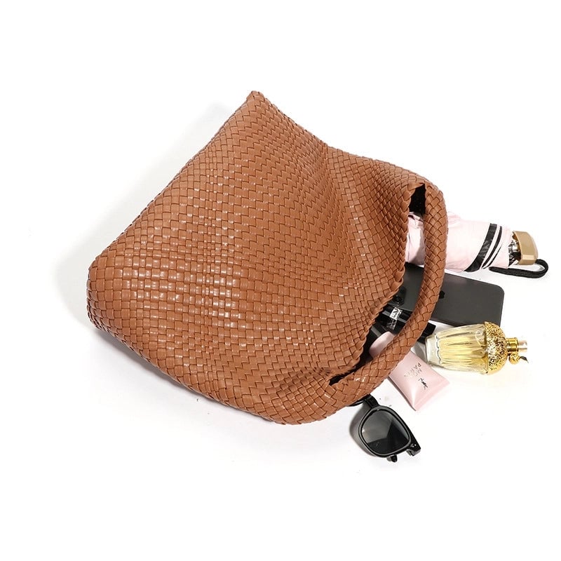 Women's Small All Seasons Pu Leather Solid Color Streetwear Bucket Magnetic Buckle Shoulder Bag
