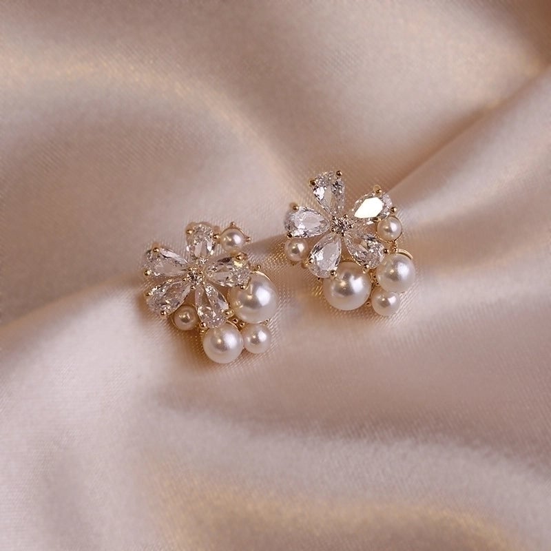 1 Pair Fashion Heart Shape Flower Bow Knot Inlay Copper Alloy Artificial Pearls Zircon Earrings