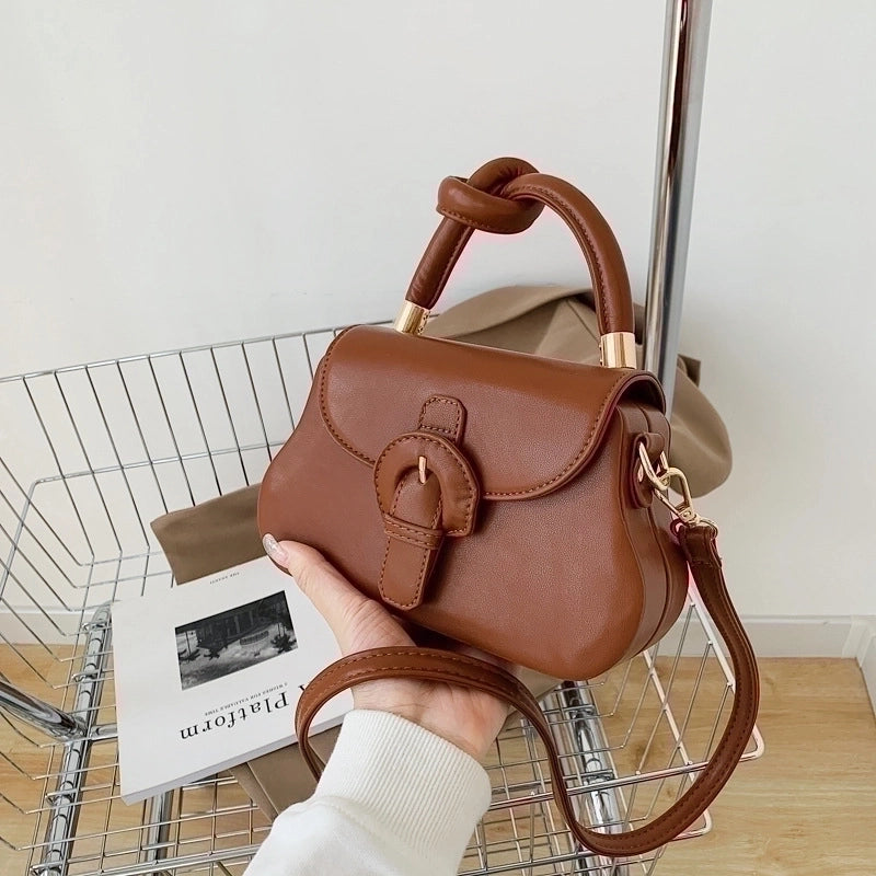 Women's Small Pu Leather Solid Color Streetwear Cloud Shape Magnetic Buckle Handbag