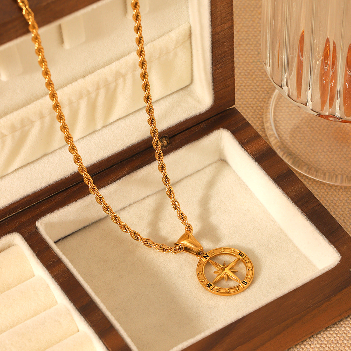 Fashion Stainless Steel Twist Chain Hollow Eight-Pointed Star Compass Pendant Necklace Personality Hip-Hop Titanium Steel Necklace