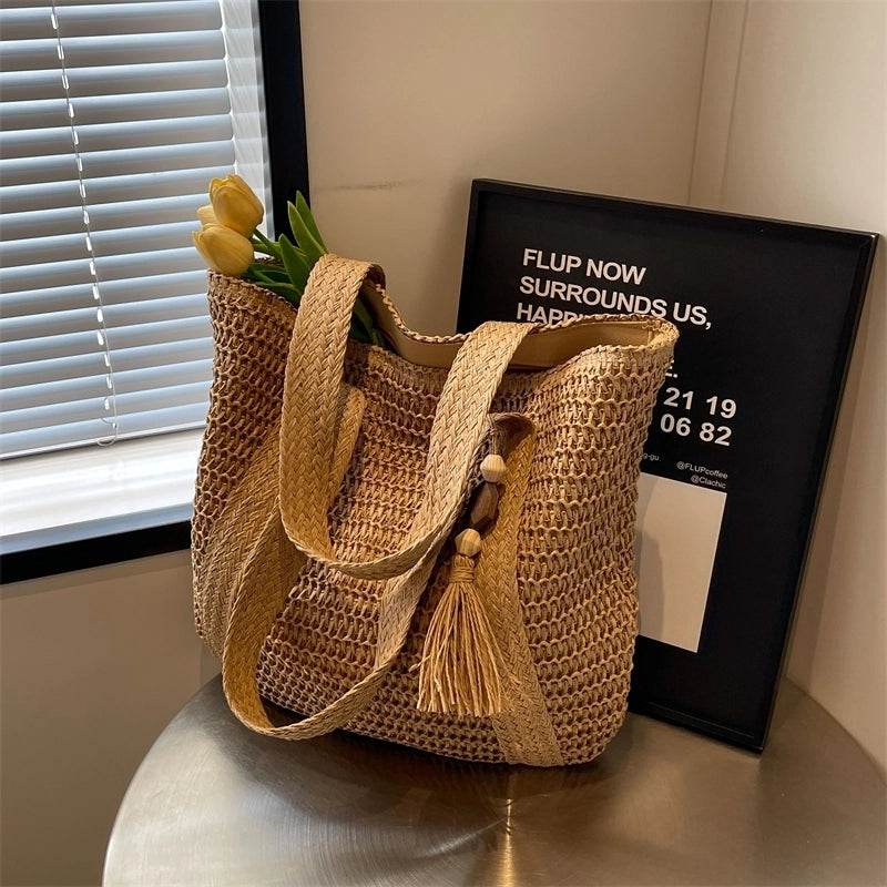 Women's Medium Straw Solid Color Vacation Beach Weave Zipper Shoulder Bag